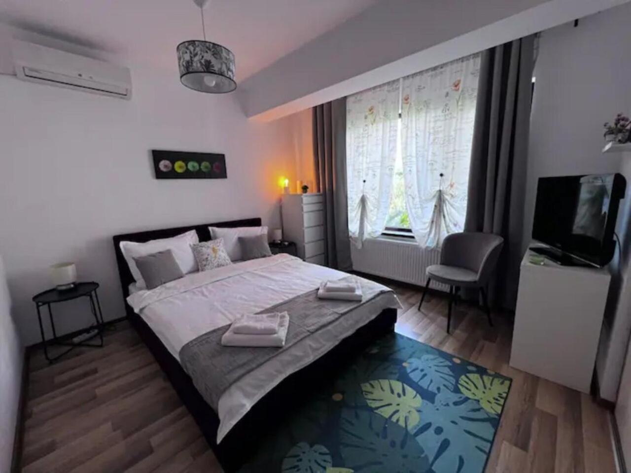 Vila Luminoasa Cu Curte Privata بوخارست المظهر الخارجي الصورة
