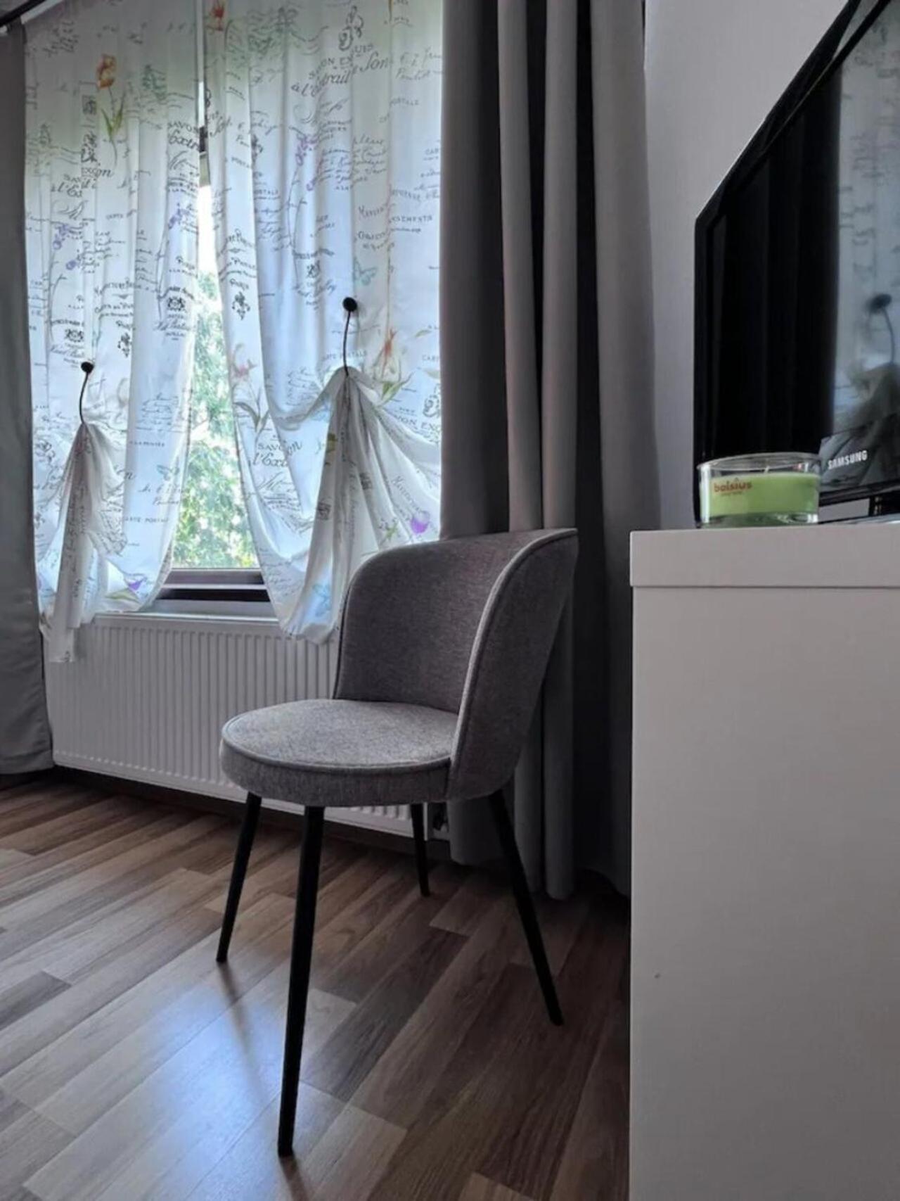 Vila Luminoasa Cu Curte Privata بوخارست المظهر الخارجي الصورة
