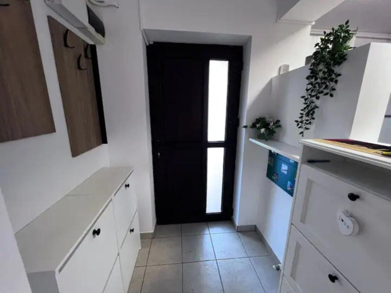 Vila Luminoasa Cu Curte Privata بوخارست المظهر الخارجي الصورة