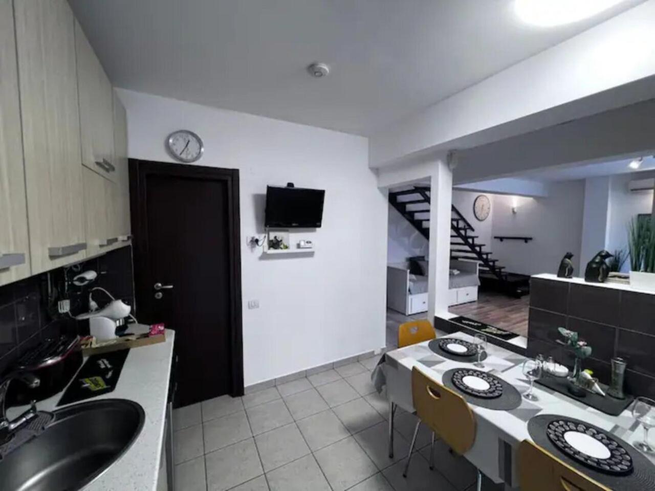 Vila Luminoasa Cu Curte Privata بوخارست المظهر الخارجي الصورة
