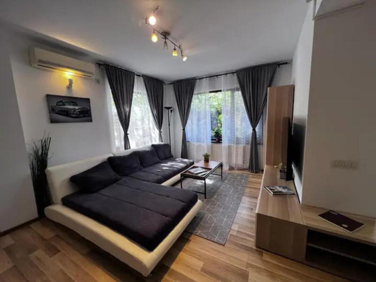 Vila Luminoasa Cu Curte Privata بوخارست المظهر الخارجي الصورة